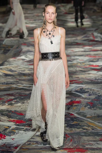 Look 5
